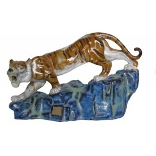 Hand-crafted Oriental Prowling Tiger, 31cm - Image 2