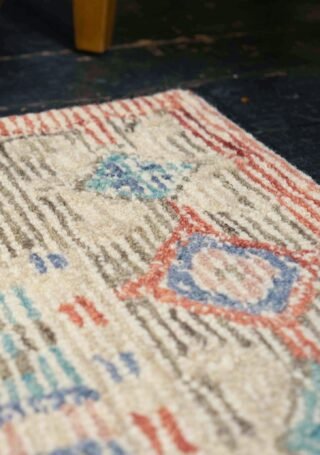 Sarovar Hand Tufted Indian Wool Rug, 150 x 225cm - Image 4