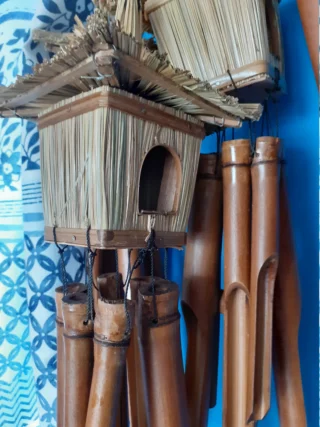 Square Seagrass Bird Box with Chimes, 49 x 15cm, Handcrafted - Image 3