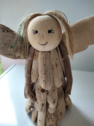Handcarved Driftwood Angel Figure, 20cm - Image 3